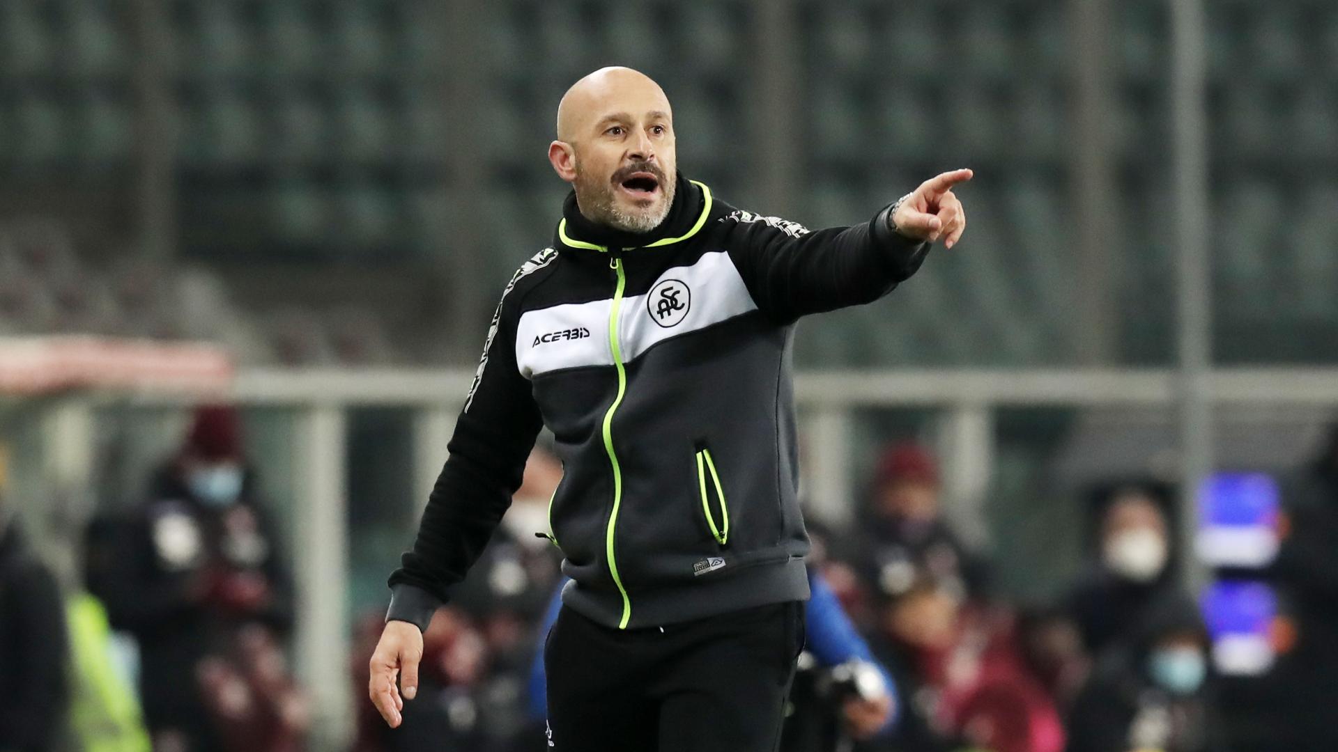 Italiano: "Punto d'oro; complimenti ai ragazzi per non aver mollato"