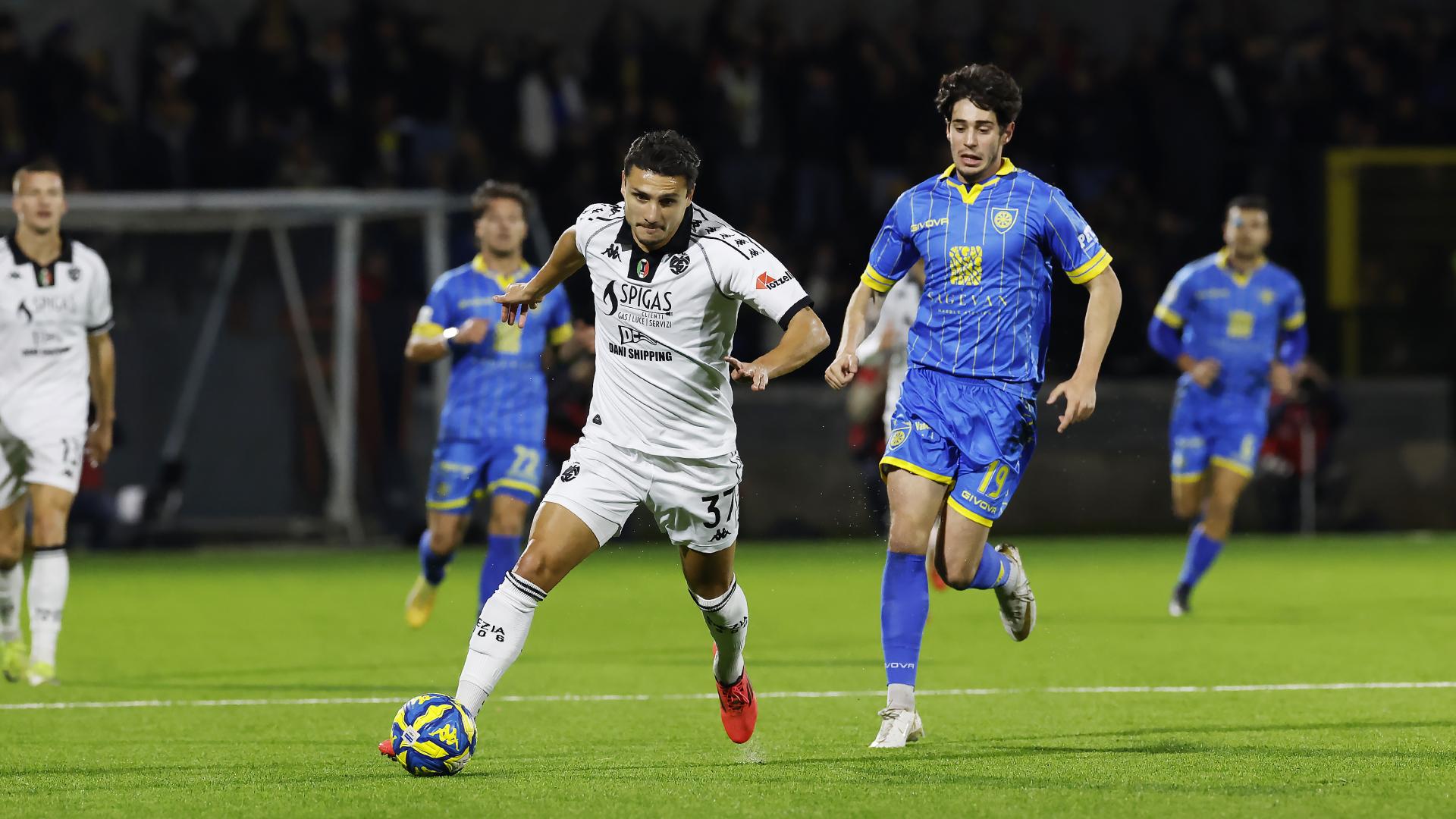 The photo gallery of Carrarese-Spezia
