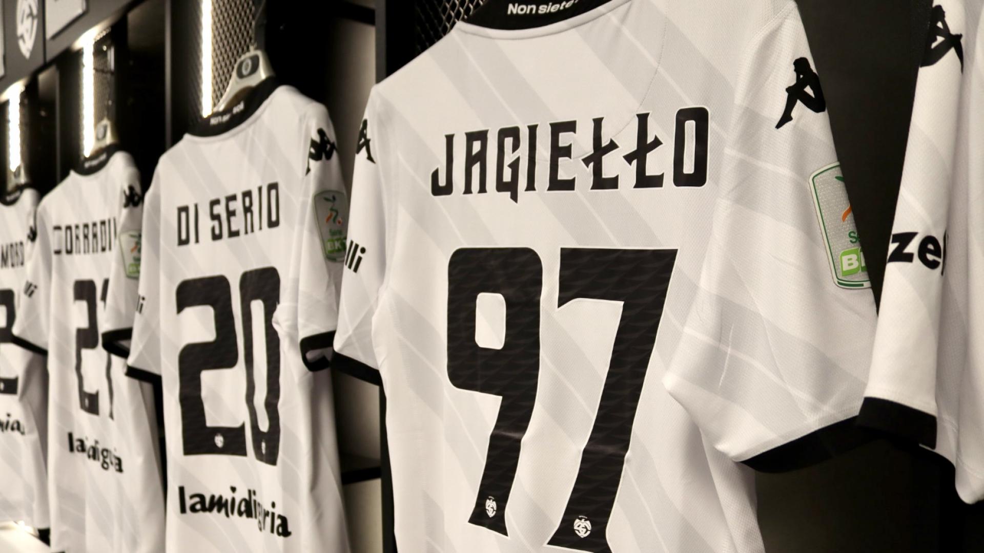 Spezia-Feralpisalò: Verde-Moro-Falcinelli in attack