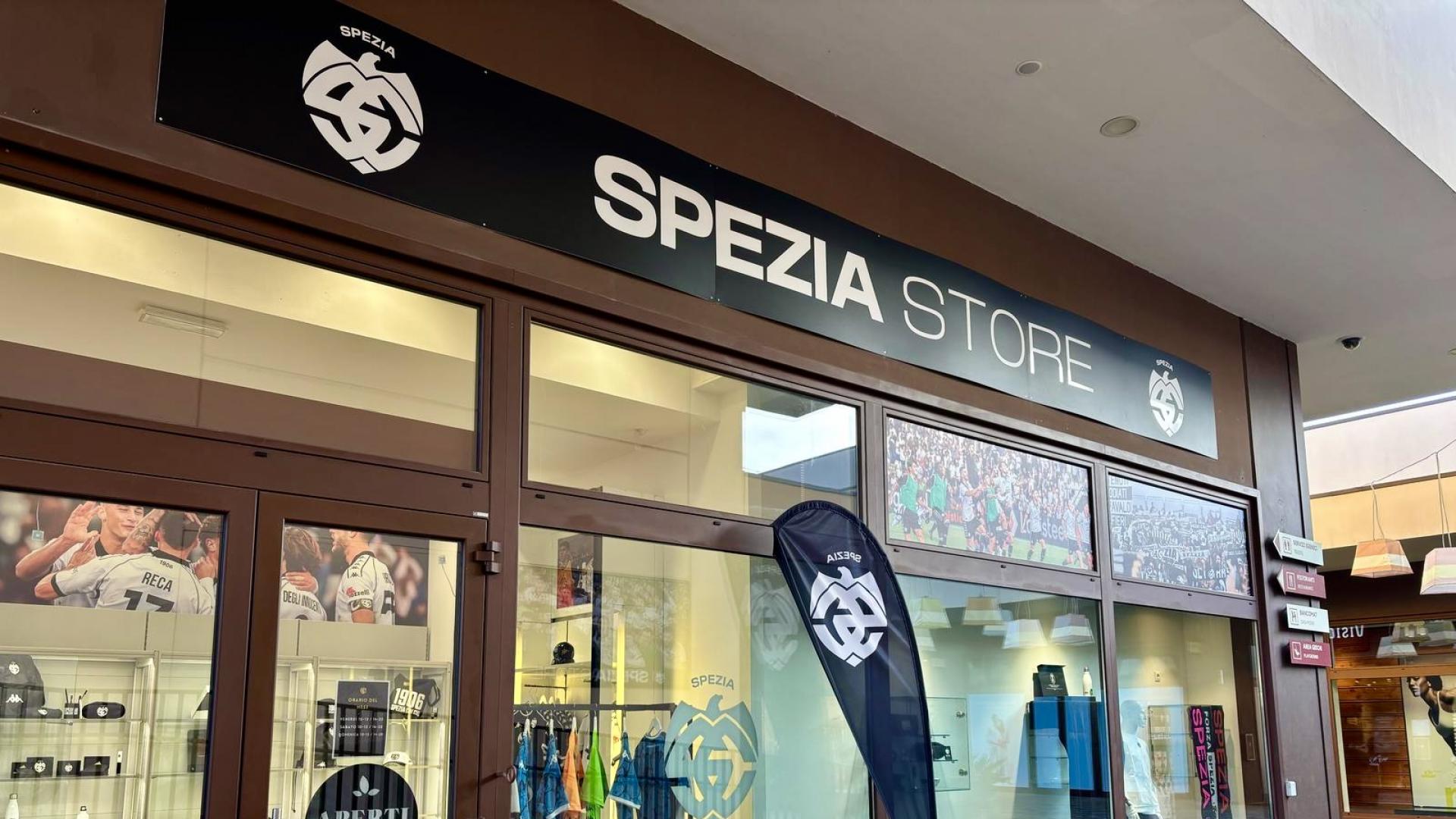 Al Brugnato 5Terre Outlet Village riapre lo store delle Aquile