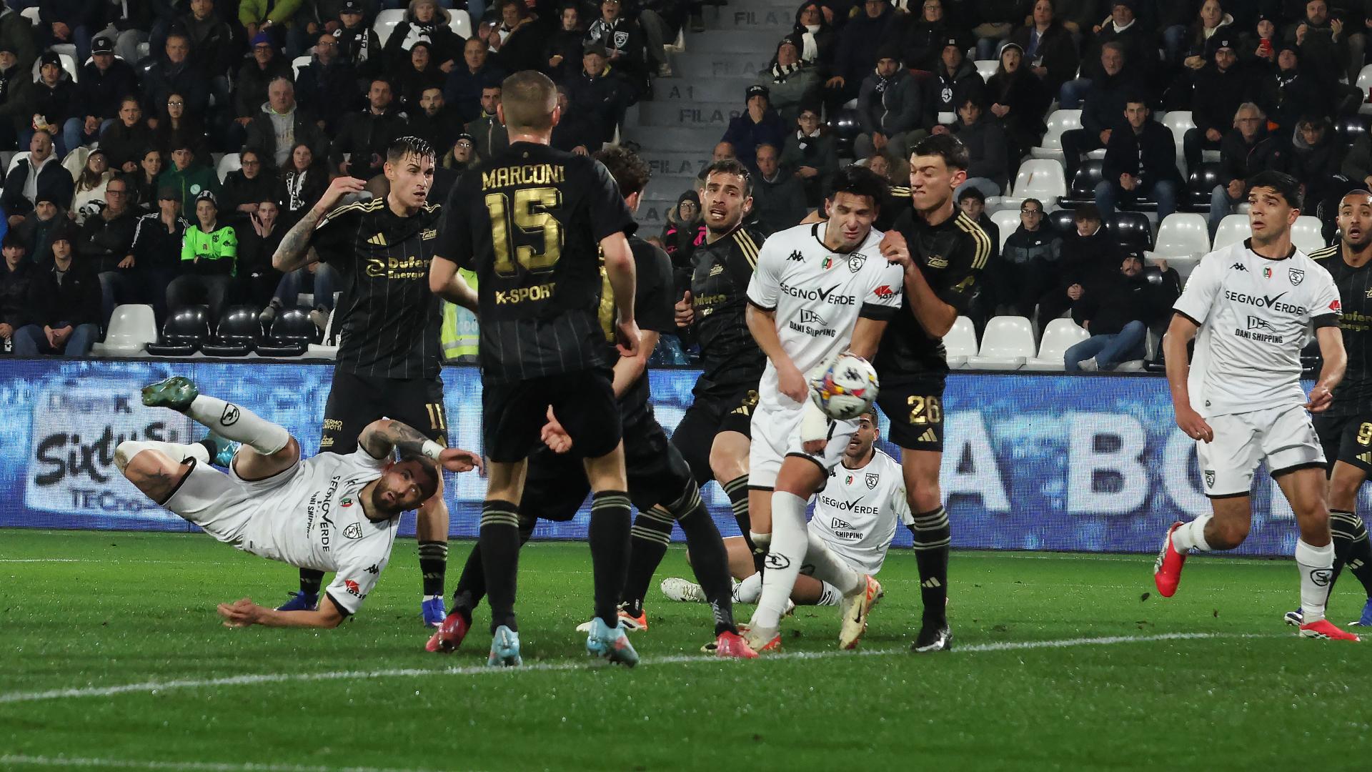 [+] Gol 1-0 Artistico