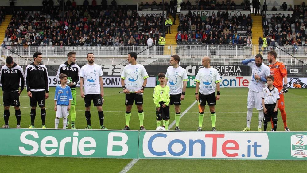 [+] Squadre a centrocampo