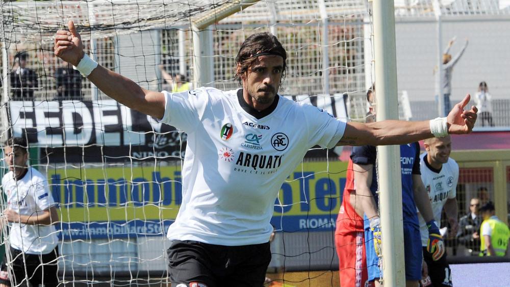 CharityStars: la maglia di Pablo Granoche per CEFA onlus