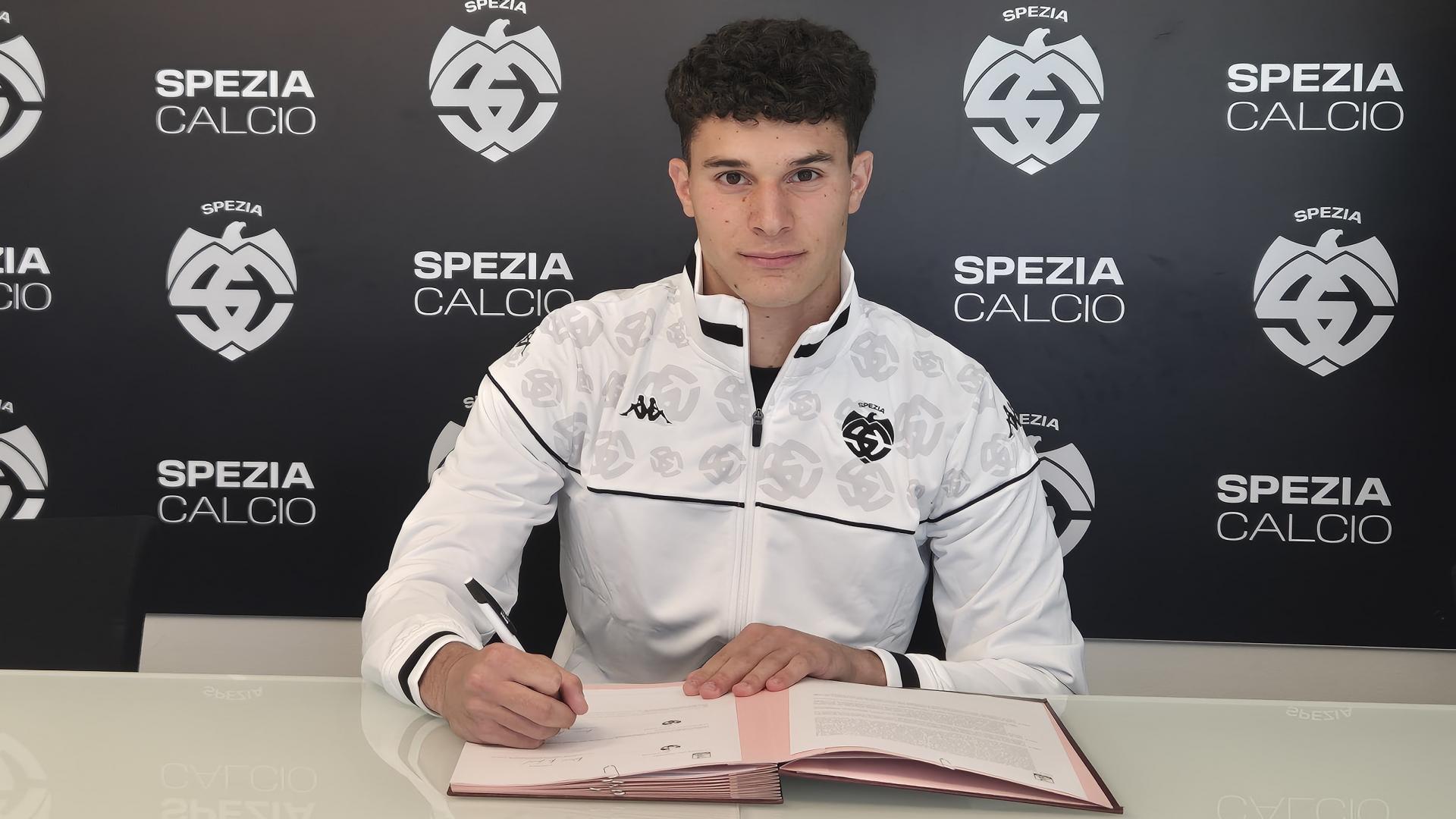 Official | First professional contract for Riccardo Di Giorgio