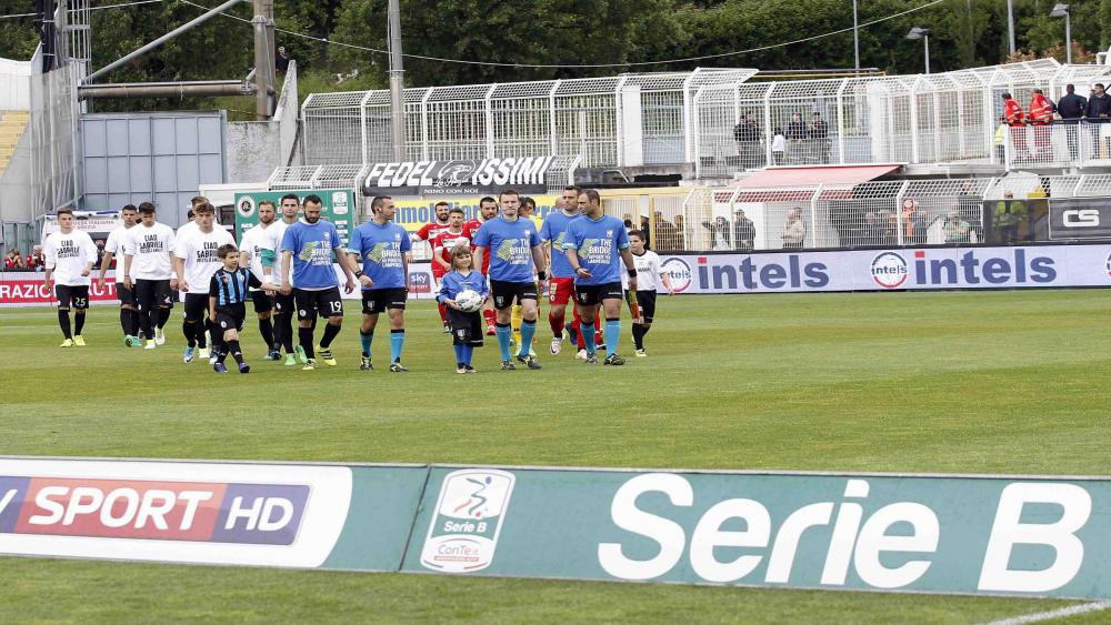 [+] Squadre in campo