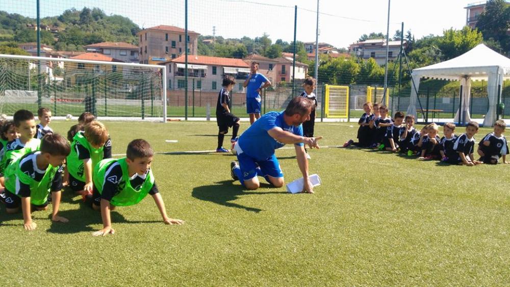 SPEZIA CAMP #Day2 : calcio e nuove amicizie sui terreni del "Ferdeghini"