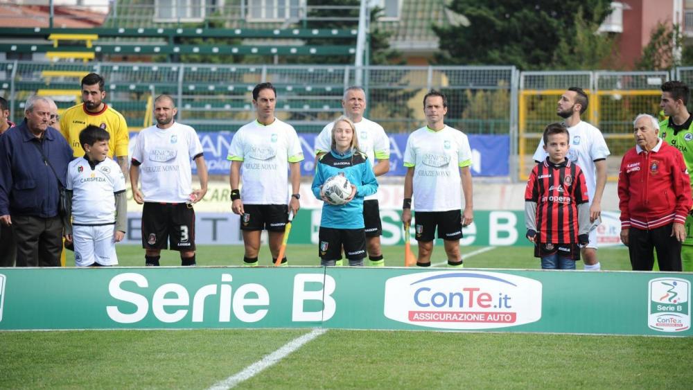 [+] Squadre a centrocampo