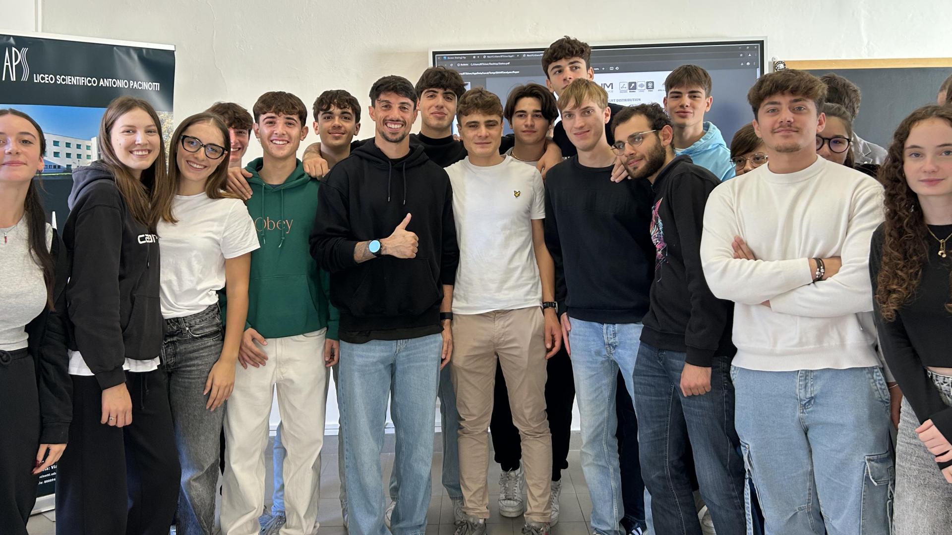 Elia e l'AD Gazzoli testimonial all'inaugurazione del laboratorio SPACE LAB del liceo "Pacinotti"