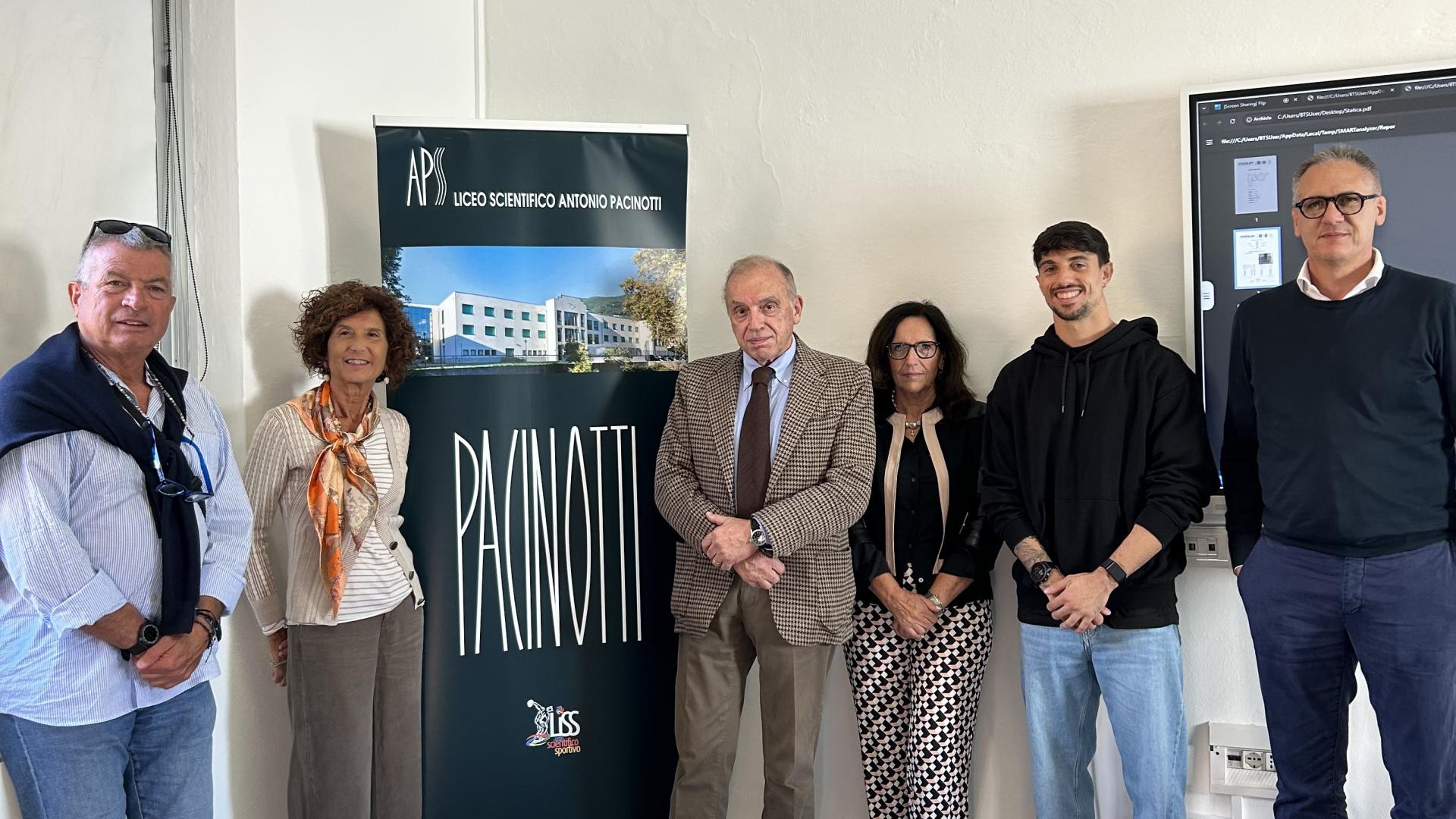 Elia e l'AD Gazzoli testimonial all'inaugurazione del laboratorio SPACE LAB del liceo "Pacinotti"