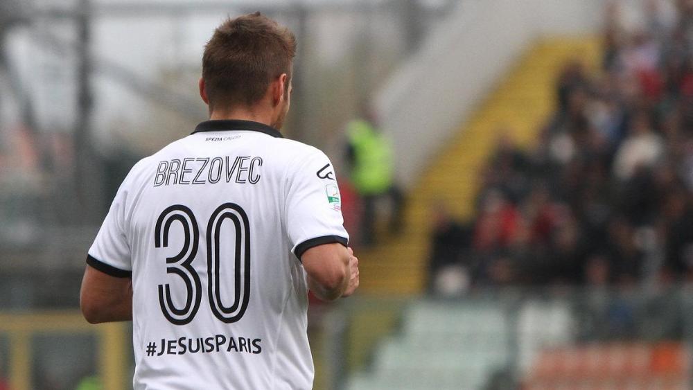 JE SUIS PARIS: le maglie dello Spezia Calcio all'asta per Emergency