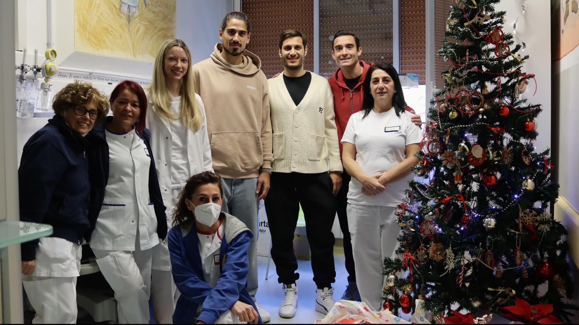 Eagles visiting the pediatrics ward of Sant'Andrea Hospital